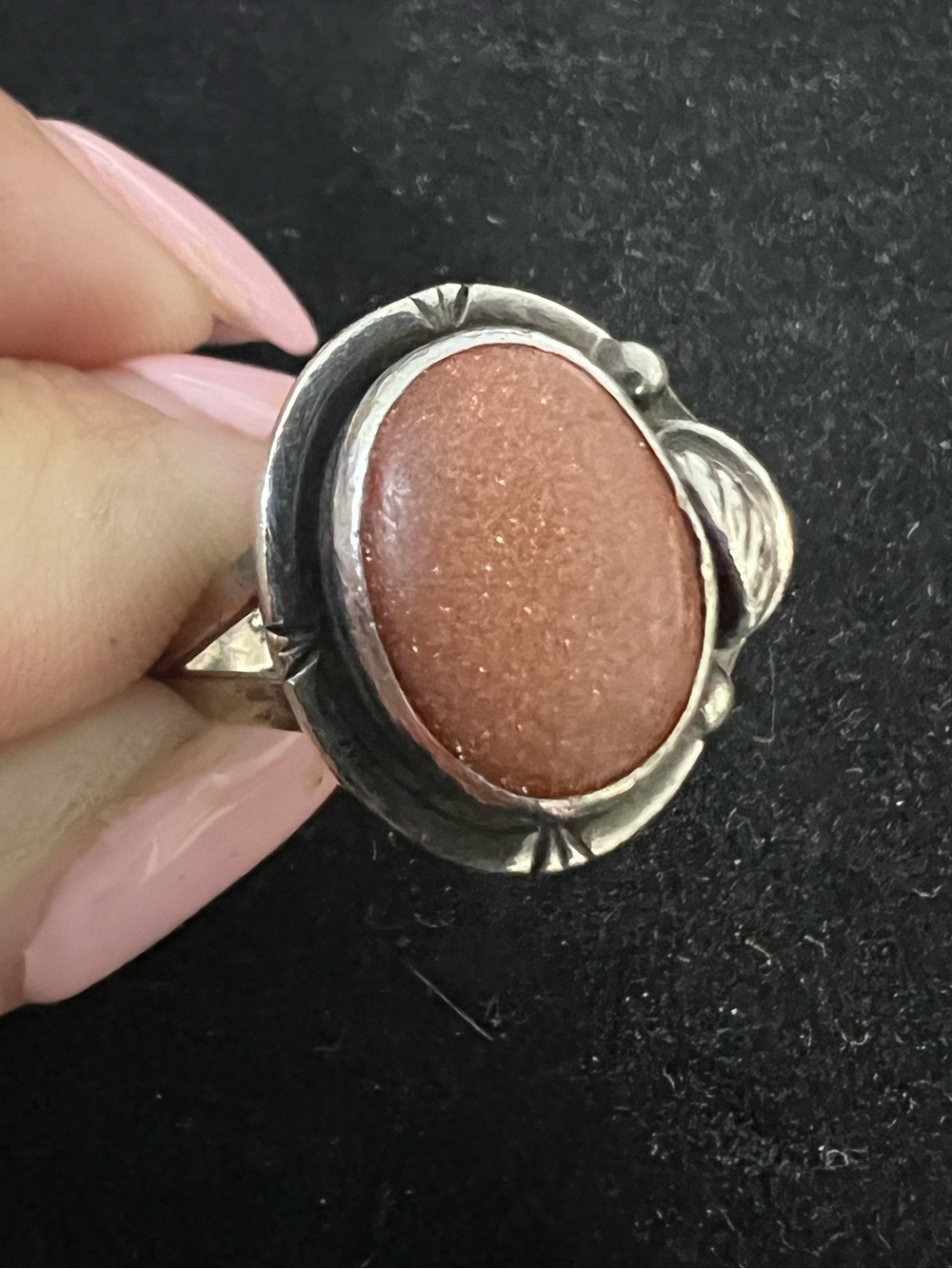 925 STERLING SILVER VINTAGE SIGNED SUNSTONE RING.
